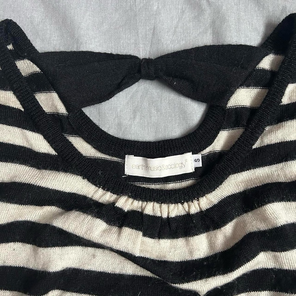 Japanese brand striped black & white wool blend sweater - Picture 2 of 6